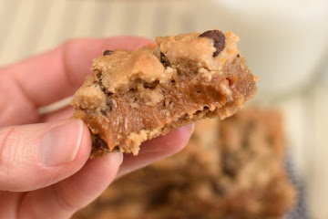 Caramel Cookie Bars