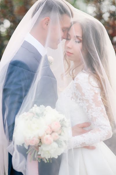 Wedding photographer Evgeniya Romanovskaya (evar). Photo of 29 June 2016