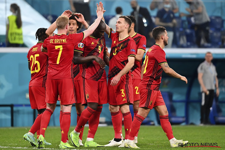 🎥 Les Diables Rouges souhaitent bonne chance aux Belgian Cats avant leur demi-finale de l'Euro 