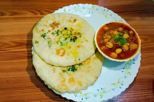 Chole Kulcha [2 Pieces]