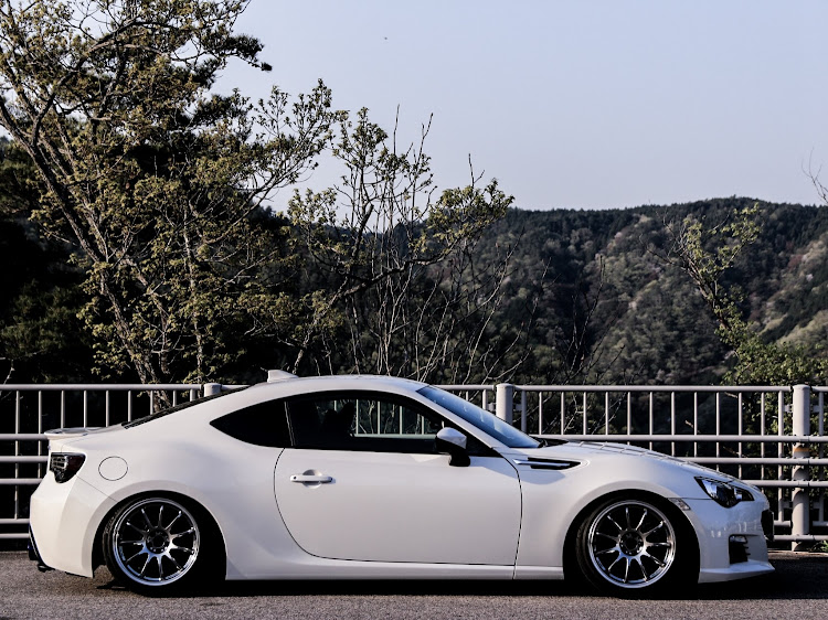 BRZのBRZ・ホワイト・ワークエモーション・86・スバルに関するカスタム事例の投稿画像1枚目