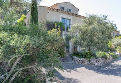 Maison avec piscine et terrasse 16