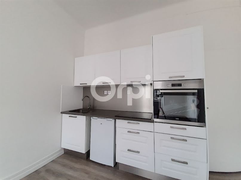 Location  appartement 1 pièce 36 m² à Orleans (45000), 581 €