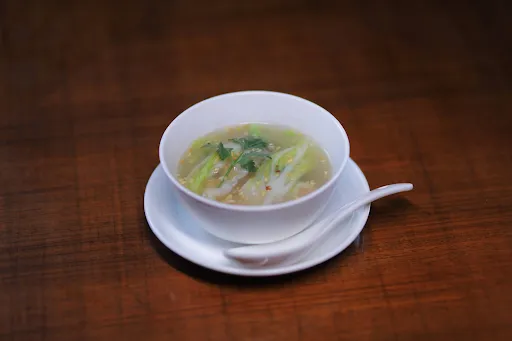 Veg Wonton With Fried Garlic Soup