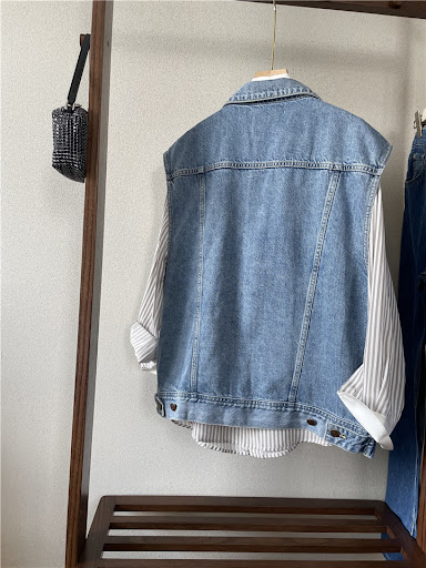 Title 19, Ladies Denim Vest Loose Sleeveless Jacket Casual