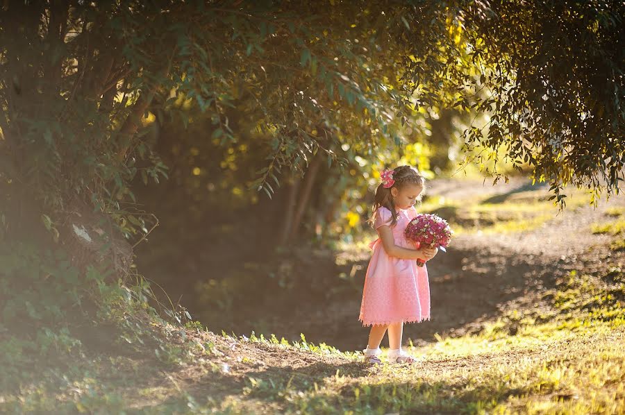 Wedding photographer Tatyana Nezhinskaya (tatiii). Photo of 18 November 2014