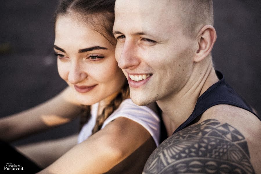 Fotógrafo de casamento Viktoriya Pustovoyt (pustikvika). Foto de 22 de abril 2018