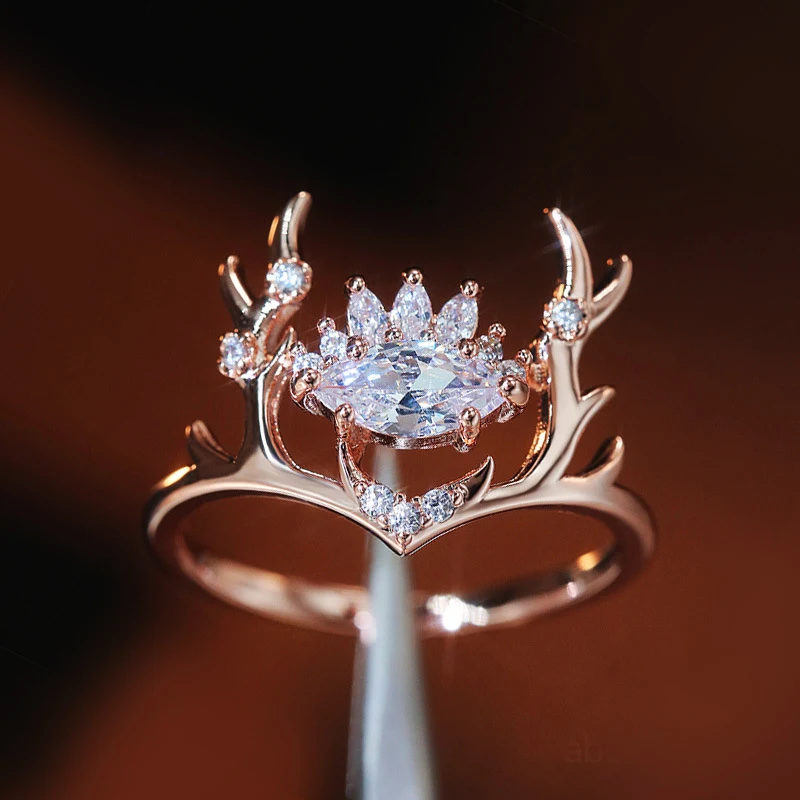 Title 2, Anel de casamento com chifres de alce em ouro r...