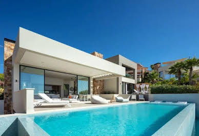 Villa with pool 2