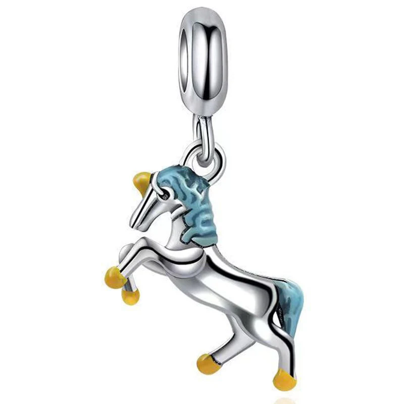 Accessori gioielli con perline fatti a mano per uno stile unico. Ornamenti artigianali perfetti per ogni occasione che esaltano il tuo look.