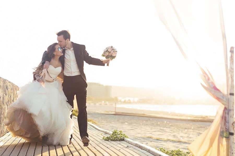 Wedding photographer Samet Başbelen (sametbasbelen1). Photo of 7 February 2015