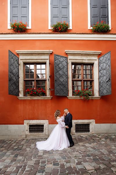 Fotografo di matrimoni Yuliya Storozhinska (id31957517). Foto del 12 marzo 2020