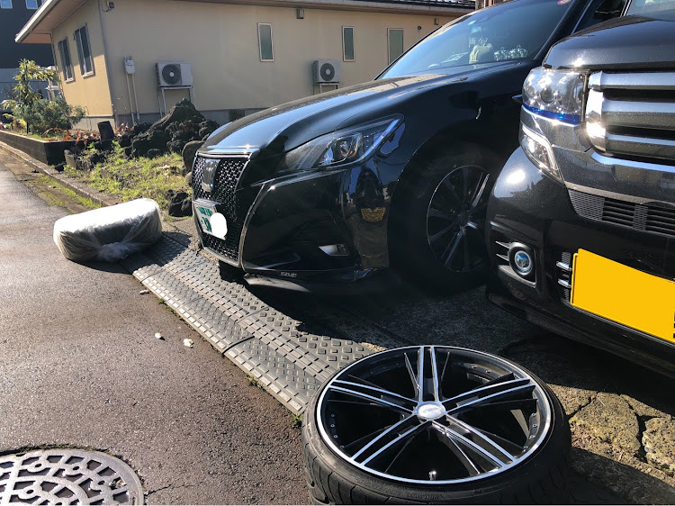クラウンアスリートのタイヤ交換・冬支度・オイル交換・210クラウンアスリート・vip styleに関するカスタム事例の投稿画像1枚目