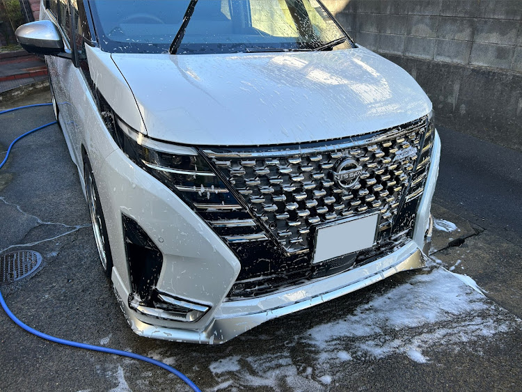 セレナの今年の一押しクルマグッズ・洗車・ひさびさの投稿・純水器・DKワークスに関するカスタム事例の投稿画像1枚目