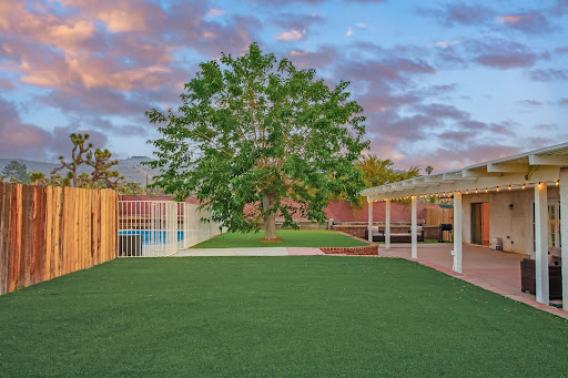 Maison avec piscine et jardin 5