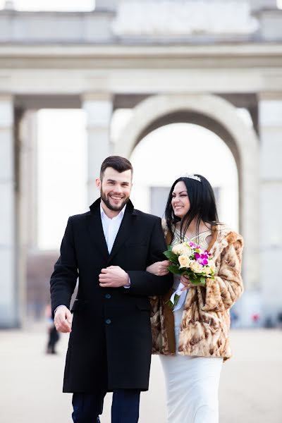 Fotógrafo de casamento Vika Zhizheva (vikazhizheva). Foto de 27 de março 2017