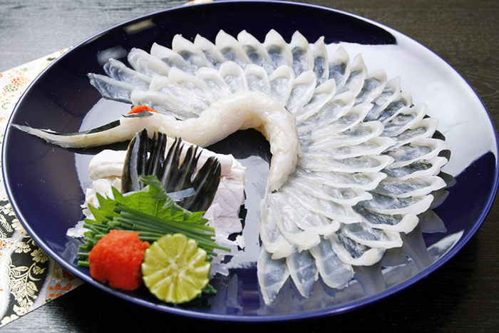 Sashimi cá nóc là một trong những món ăn đắt đỏ nhất tại xứ phù tang