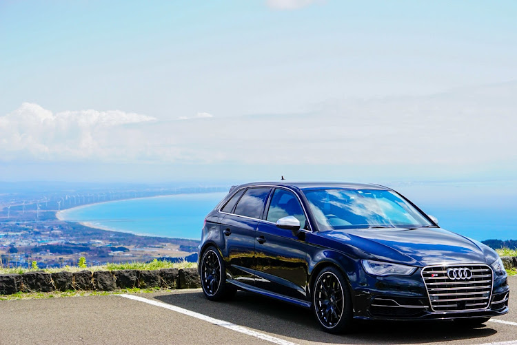 S3 スポーツバックのアウディ・S3・寒風山・春の交通安全週間・秋田県に関するカスタム事例の投稿画像1枚目