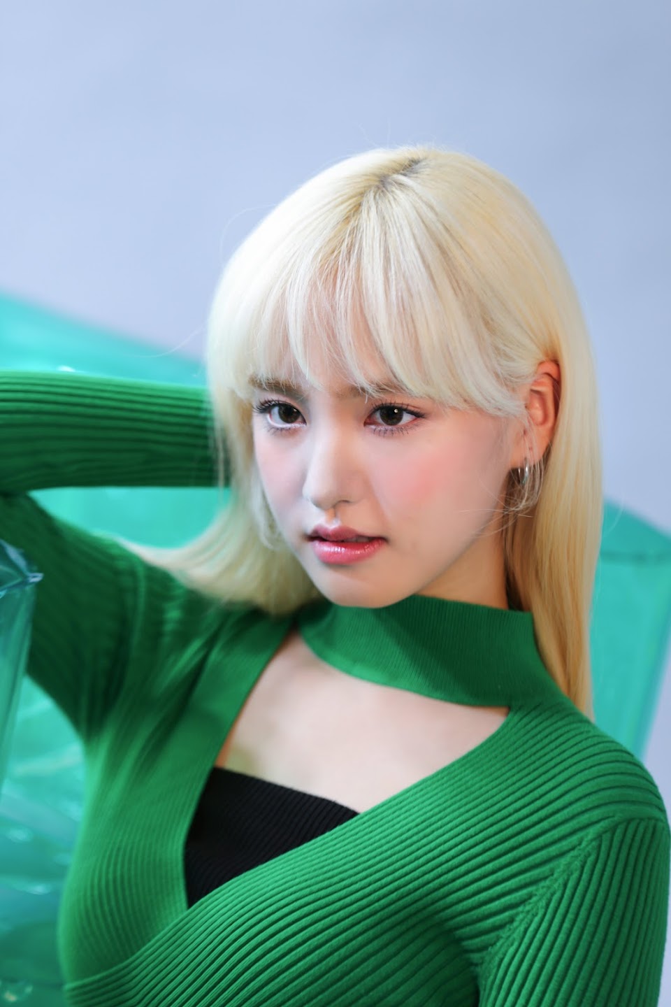 220219-Starship-Naver-Post-IVE-Liz-Olive-Young-Photoshoot-Behind-documents-4