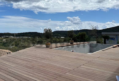 House with pool and terrace 8