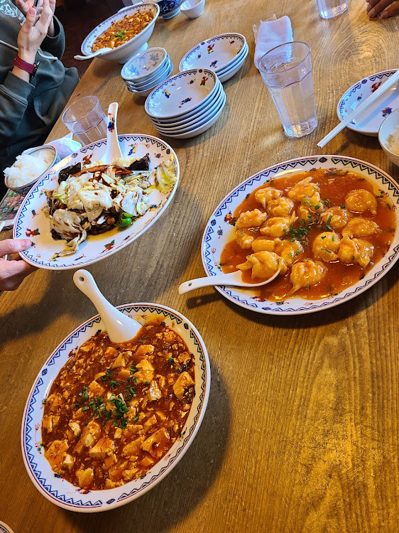 アルファードの飯会・プチオフ・おしゃべり会・男子会・女子会に関するカスタム事例の投稿画像4枚目
