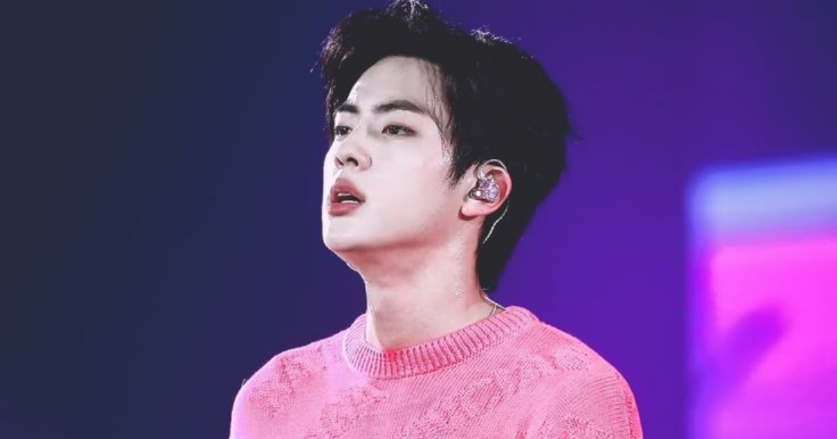 Korean netizens praise BTS Jin's for making any outfit look good