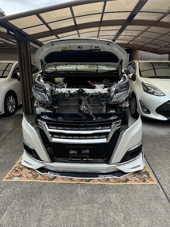 ノアのi-tune FAMILY・チーピン・車検準備中・顔面整形・＃FJクラフトに関するカスタム事例の投稿画像1枚目