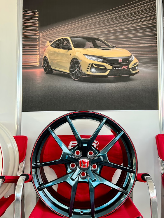 ・ウソップ・さんが投稿したホンダレーシングサンクスデー・鈴鹿サーキット・シビック・サプライズ登場・NSX TYPE-Sに関するカスタム事例の投稿画像6枚目
