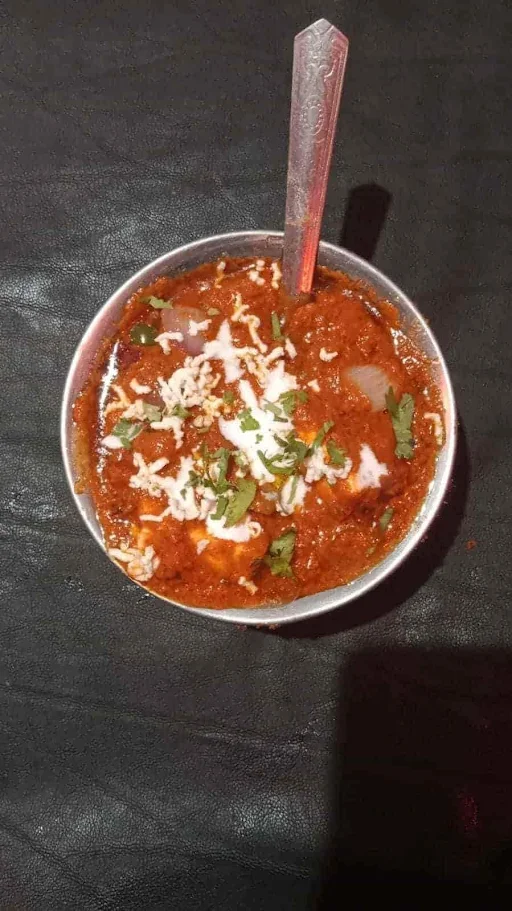 Shahi Paneer With 8 Butter Roti