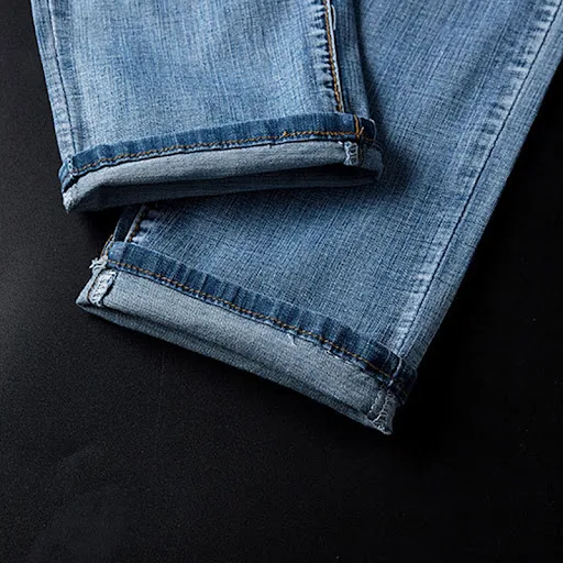 Title 6, Jean droit bleu clair décontracté pour homme. P...