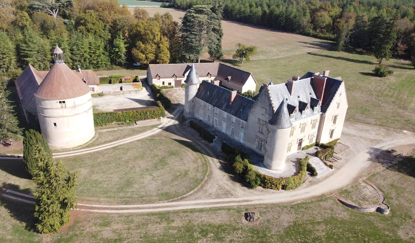 Château Saint-Amand-Montrond