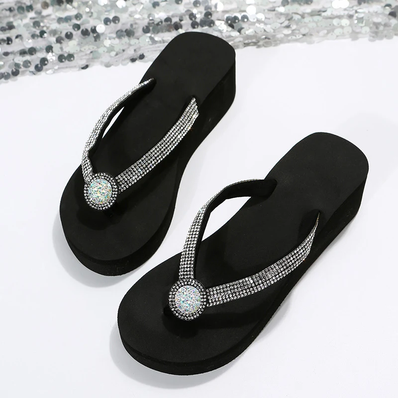 Title 4, Zomerse plateau sleehak slippers met strass. Co...