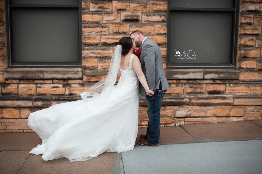 Wedding photographer Emily (emilyphotograph). Photo of 30 December 2019