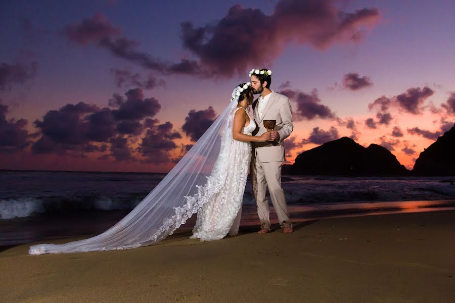 Fotógrafo de casamento Alberto Garcia Marcos (fotohuatulco). Foto de 4 de abril 2019