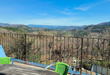 Maison avec piscine et terrasse 1