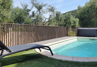 Propriété avec piscine en bord de mer 3