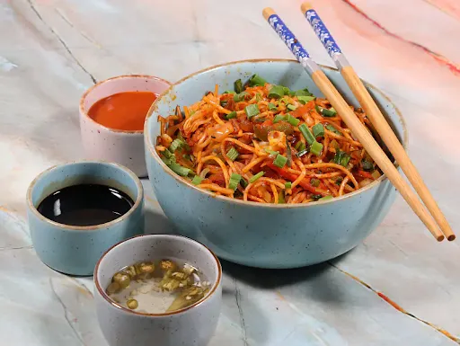 Veg Sichuan Noodles (750 Ml)