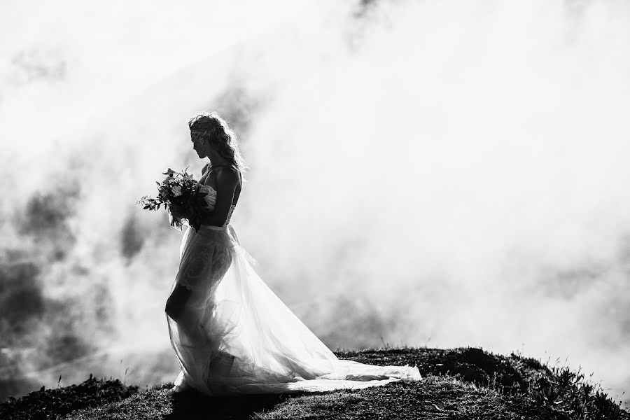 Fotografo di matrimoni Darya Andrianova (monoliza). Foto del 12 maggio 2021