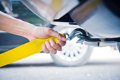 Kas automaatkastiga autot võib pukseerida?