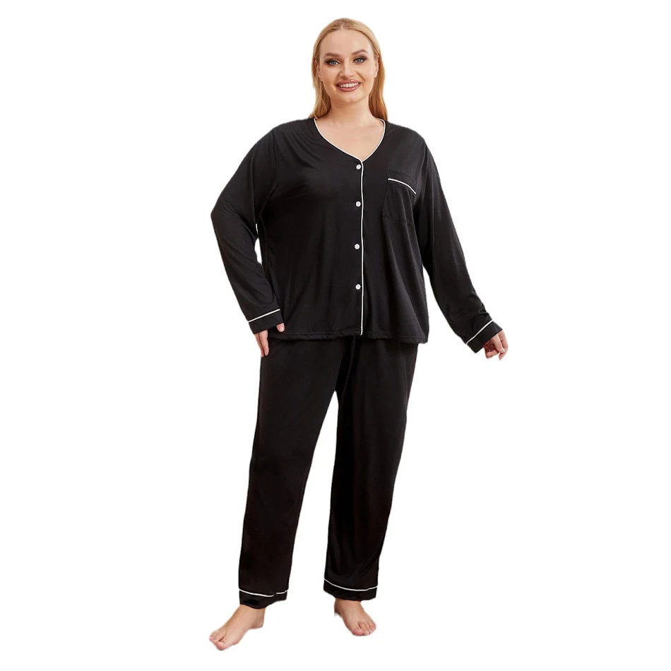 Dames pyjama set in plus size met lange mouwen, homewear voor ultiem comfort en ontspannen avonden thuis.