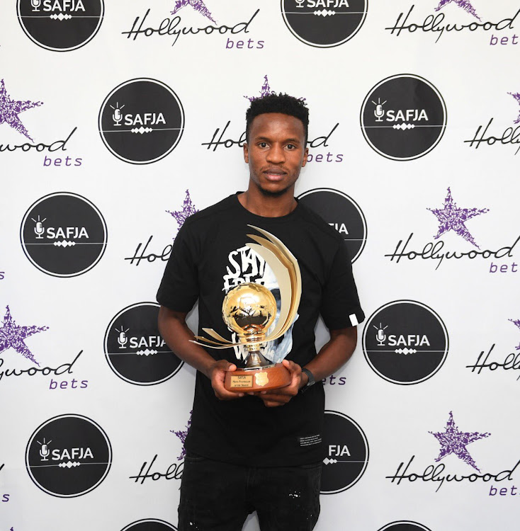 Mamelodi Sundowns midfielder Themba Zwane was crowned the inaugural SAFJA Men’s Footballer of the Season for his showing in the 2019/20 domestic and continental campaigns.