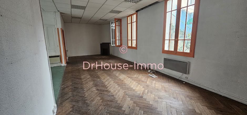 Location  locaux professionnels 4 pièces 121 m² à Tarbes (65000), 950 €