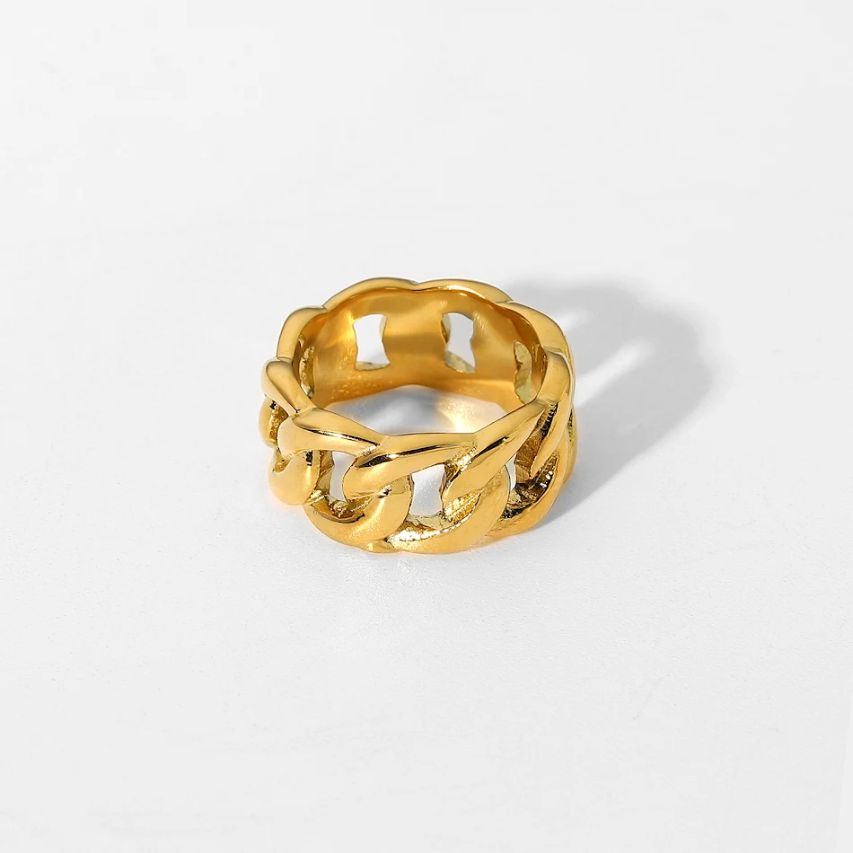 Bague en or Splendor, un symbole d'élégance intemporelle. Idéale pour célébrer les moments spéciaux, rehaussant votre beauté naturelle avec son éclat.