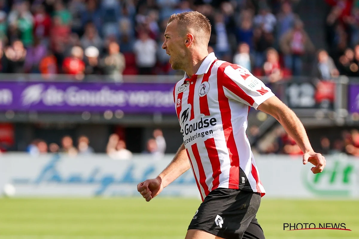 🎥 Passé sous les radars en Pro League, un milieu offensif belge s'offre un doublé contre l'Ajax