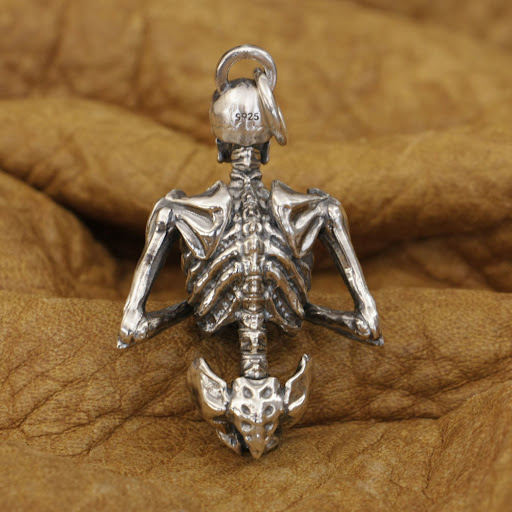Title 4, American Hip Hop Style Halloween Skull Pendant ...