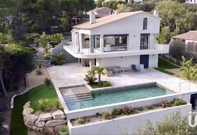 Maison avec piscine et terrasse 20