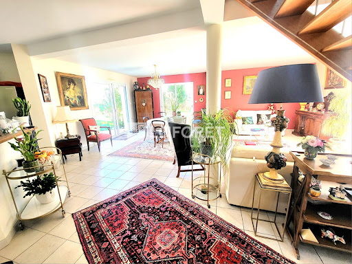 House with garden 3