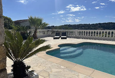 Villa avec piscine et terrasse 6