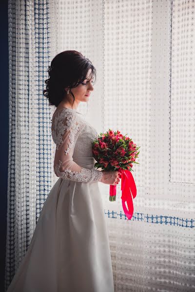 Fotografo di matrimoni Oksana Bazhaeva (oksi85). Foto del 27 gennaio 2014