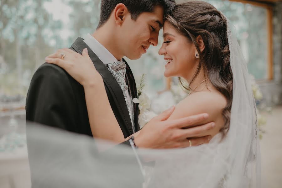 婚礼摄影师Kari Sarmiento（karirousph）。2021 1月22日的照片
